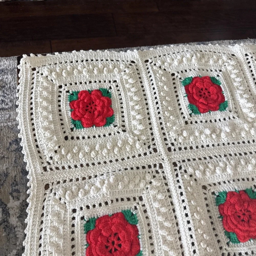 VTG Crocheted Granny Square Afghan Throw Blanket 3D Puffy Red Roses 36